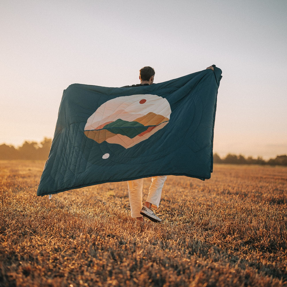 VOITED Fleece Outdoor Camping Blanket - Day & Night Blankets VOITED 