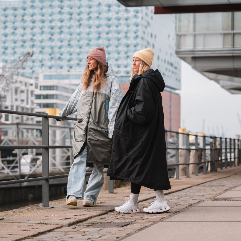 VOITED 3rd Edition Outdoor Changing Robe & Drycoat for Surfing, Camping, Vanlife & Wild Swimming - Black Changewear VOITED 