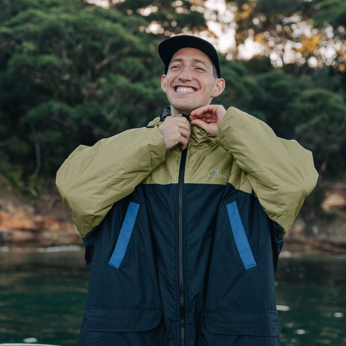 VOITED 3rd Edition Outdoor Changing Robe & Drycoat for Surfing, Camping, Vanlife & Wild Swimming - Ocean Navy/Olive Changewear VOITED 