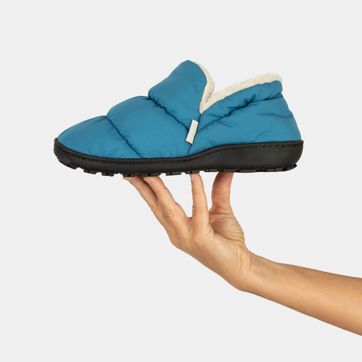 VOITED CloudTouch® Slippers - Lightweight, Indoor/Outdoor Fleece-Lined Camping Slippers - Arctic Blue Footwear VOITED 